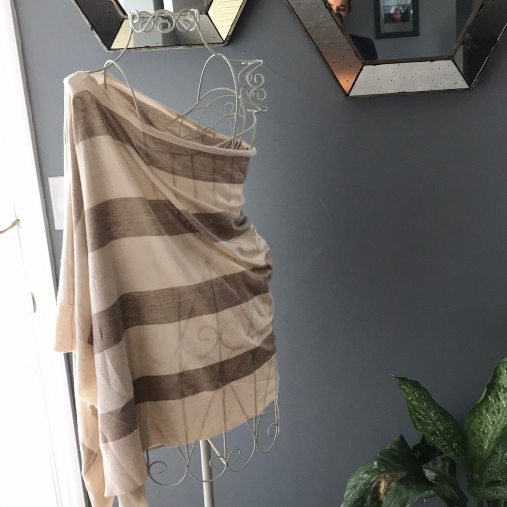 Evereve Off the shoulder poncho sweater